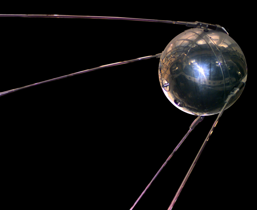 Запуску в космос первого искусственного спутника Земли – 60 лет!
